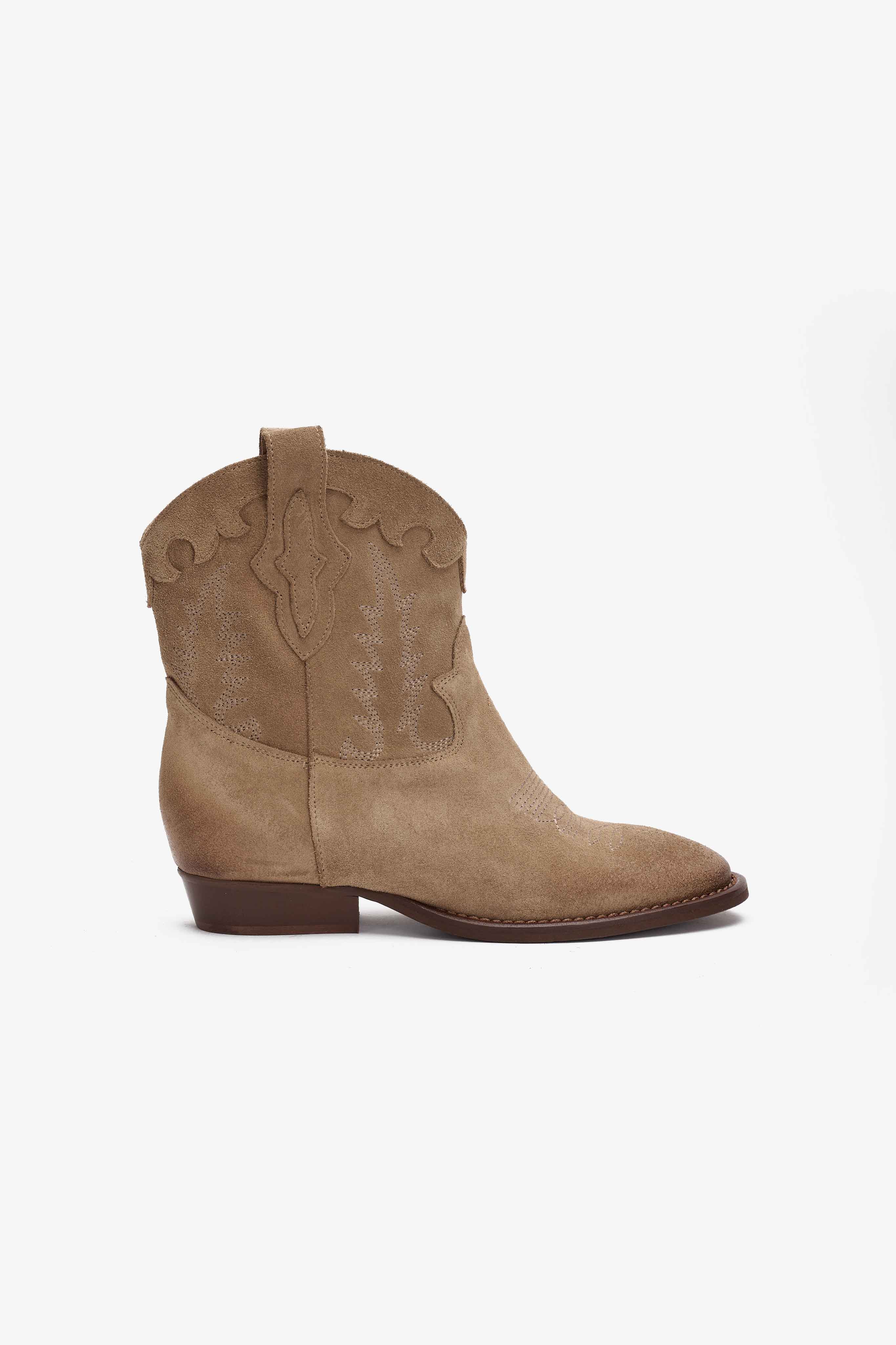 Stivaletto in Camoscio Deserto con Ricamo- Rodeo